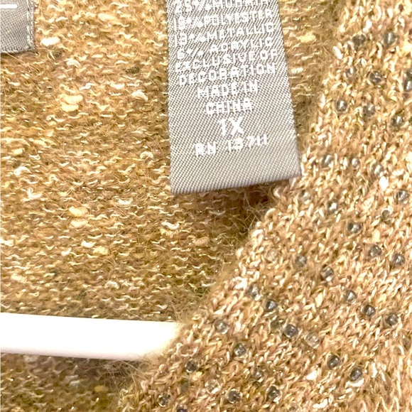 Kate Hill gorgeous sparkly gold button down sweater with fray bottom - 1X - Picture 3 of 3